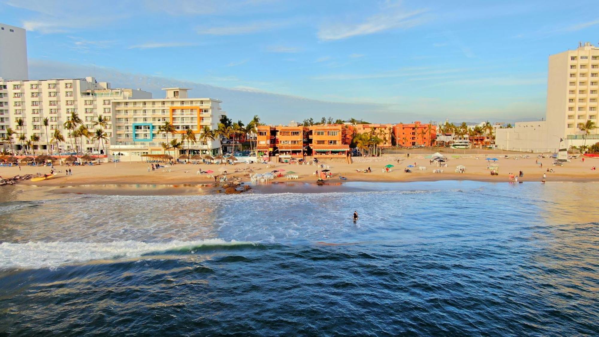 Playa Suites Mazatlan Room photo